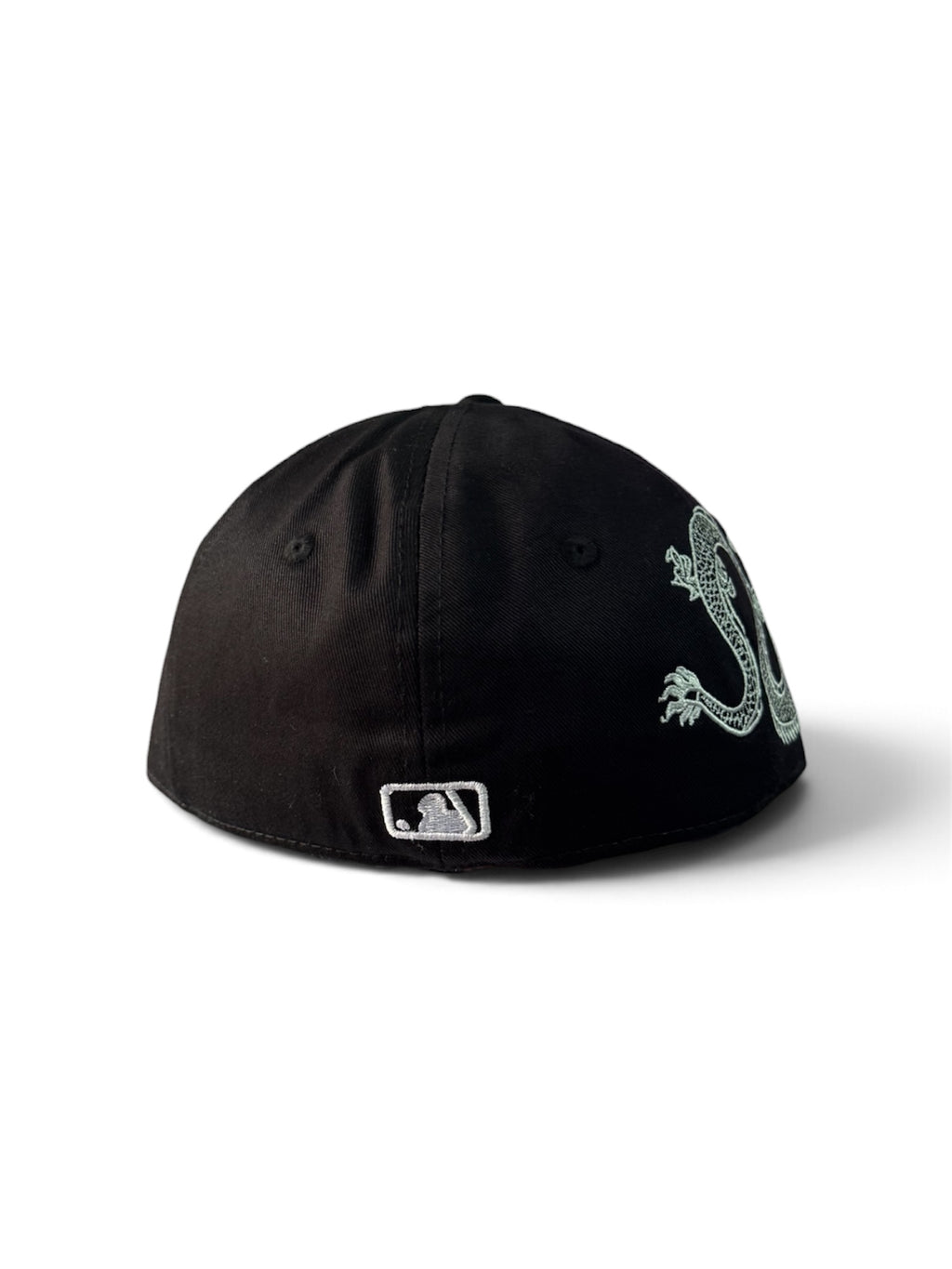 Men’s Black Fitted Cap with Dragon Embroidery | Stylish Baseball Cap